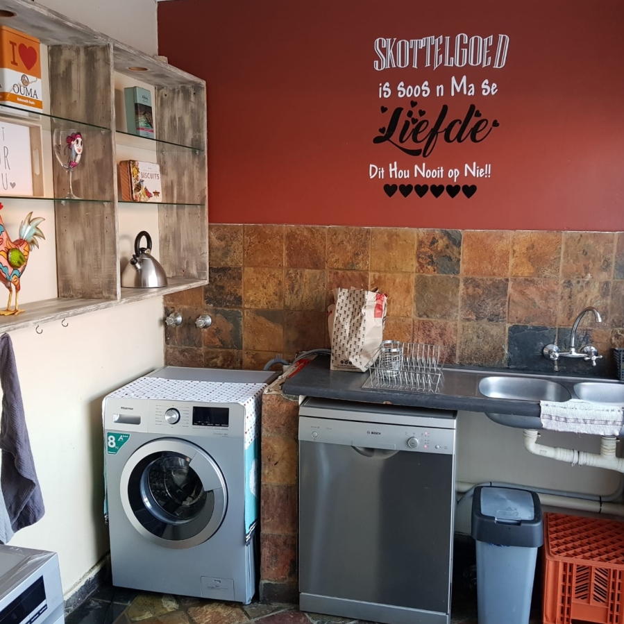 4 Bedroom Property for Sale in Geelhoutpark North West